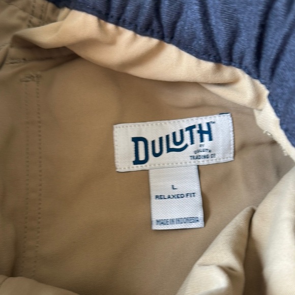 Duluth Trading Co Tan Cargo Shorts with Elastic Waistband - Picture 6 of 8